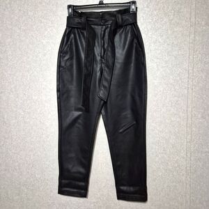 Express Black Ankle Cropped Pants Sleek Design..SIZE:8R